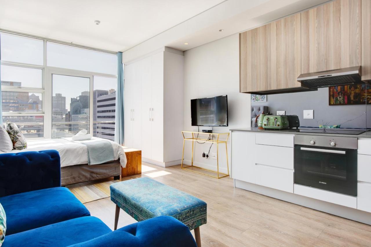 Backup-Power Eclectic Blue City View Apartment Kaapstad Buitenkant foto